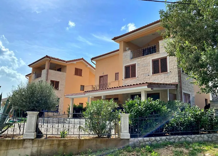 Rebeka By Interhome *